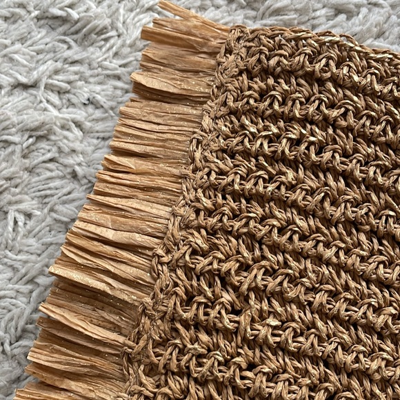 NWT Express Gold Metallic Fringe Detail Rattan Beach Tote - Picture 4 of 7